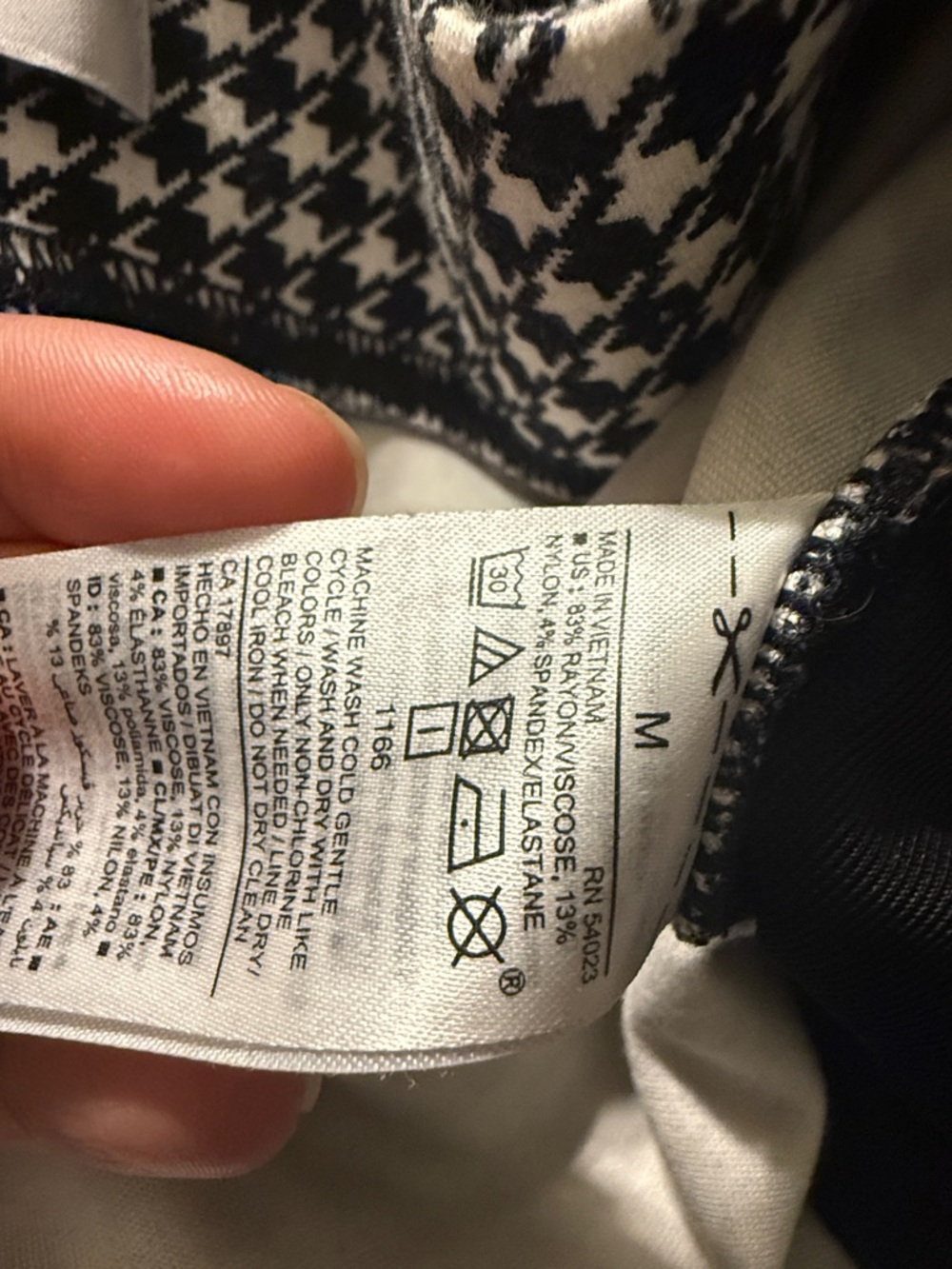 Old Navy Black & White Houndstooth Ponte Skinny Pants - Picture 3 of 3